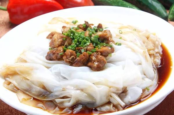 一块烧红的铁板用锤砸猜成语_烧红的铁板(3)