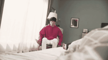 魏大勋同居热聊美女照片曝光!对象竟是20年青梅竹马?