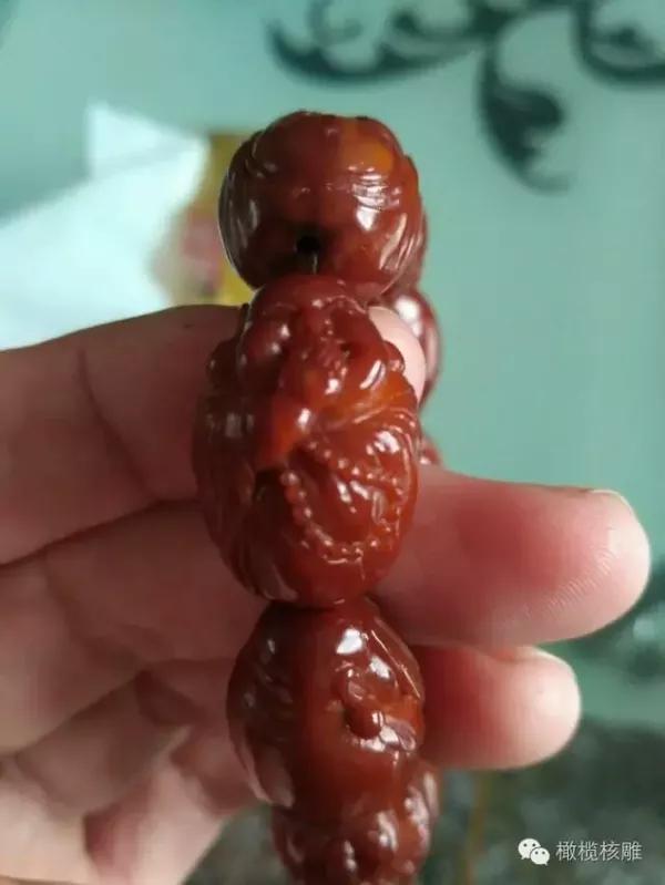 橄榄核雕包浆玉化,68张美图完美诠释核雕艺术