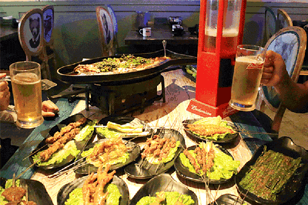 店名:秀炭烧烤 · 烤鱼美食工坊 地址:学府路东方银座220-5号 电话