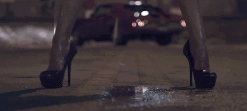 达康书记悠闲地蹬一圈还要歇一会儿,他要很用力地蹬好几圈.