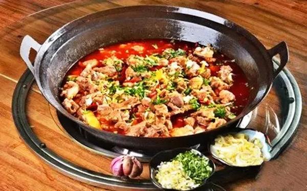 铁锅炖羊肉