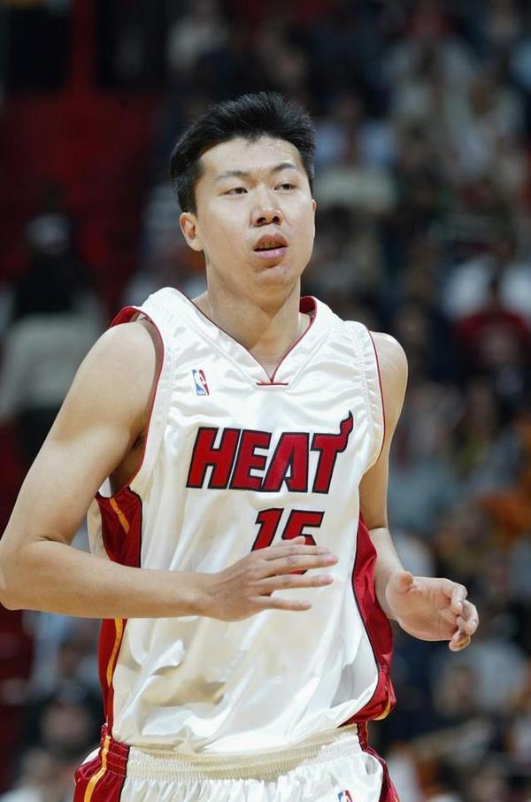 中国篮球史上十大巨星, 认识五个以上的都是老球迷!(组图)