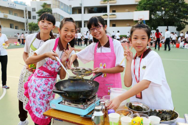 我校举行学生厨艺展示活动