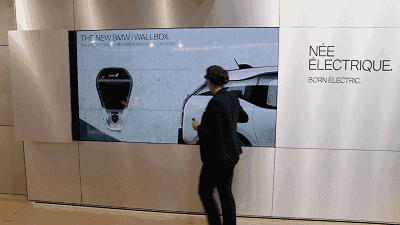 bmw在上海车展现场建了一座