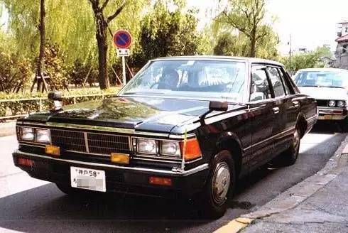 80年代的万元户家庭:小轿车