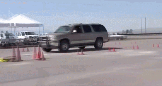 超跑有空气悬挂,为何却还有超跑被困减速带上?