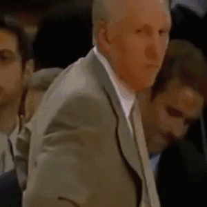 这老头儿的眼神能杀人