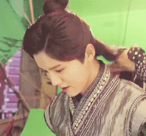 回眸一笑百媚生