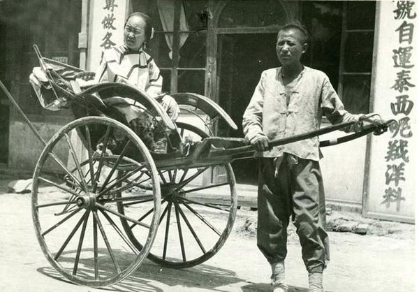 老照片:1911年老北京的市井生活