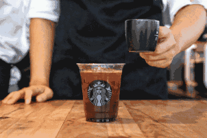 22太仓人带上杯子就可以去星巴克喝一杯咖啡!
