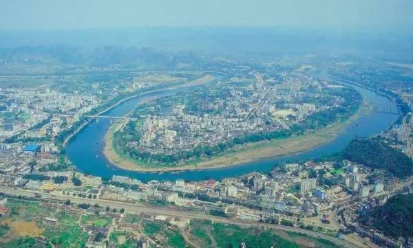13亿元,重点支持巴马长寿养生国际旅游区, 崇左生态锰(崇左)产业园