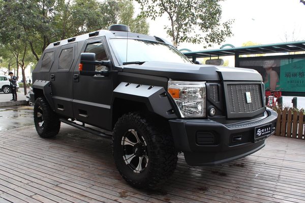 全世界巨型装甲越野车图片