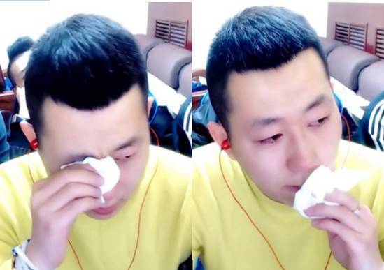 王小源回归首秀!含泪开播多次哽咽!