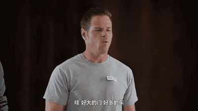 过路大叔当街怒怼雪佛兰, 行人纷纷拍手叫好