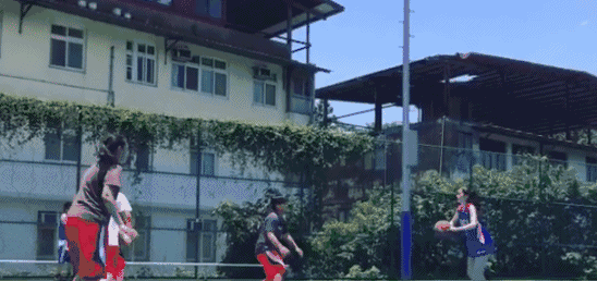 妹子,可以和你一起打球吗?