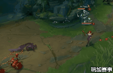 开赛后耳机出问题,导播给了场边一位无面男镜头