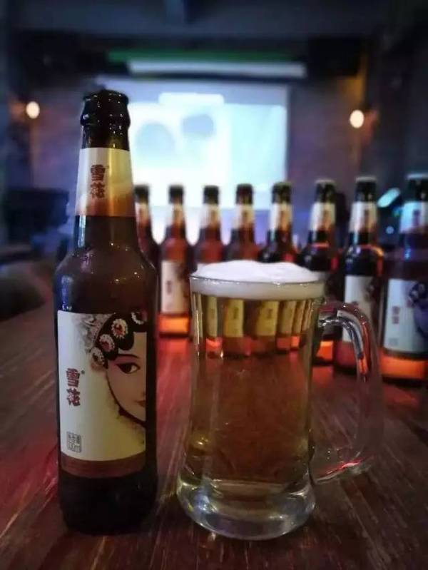 三位或三位以上女士同时进场免费送12瓶啤酒(百威,盛典)