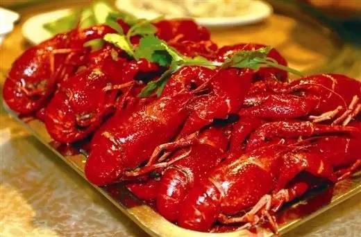 【头条】美食达人卤制"潜江龙虾"火遍微信朋友圈