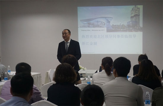 首先是浙江金湖的总经理蔡翔先生对于各位领导与同事的到来表示热烈欢迎
