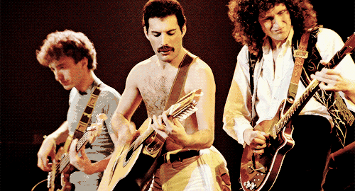 至于他所在乐队, 著名的queen,一张专辑曾经, 霸占全英销量榜首位长