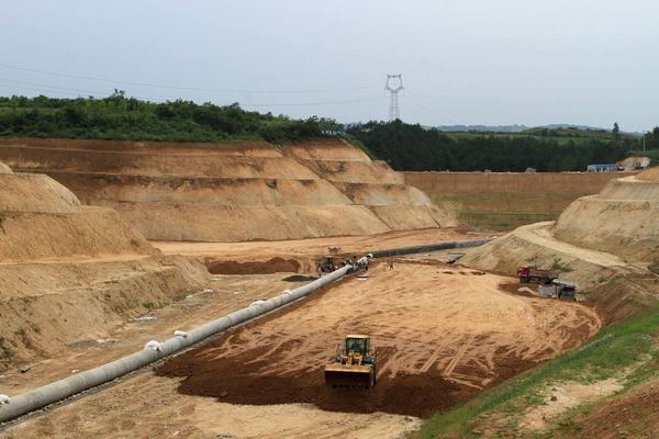 1,基坑开挖:平整场地,测量放线,管线调查,基坑降水,与基坑工程的知识