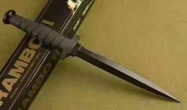 史泰龙第一滴血电影名刀——双刃刺,两侧都锋利!