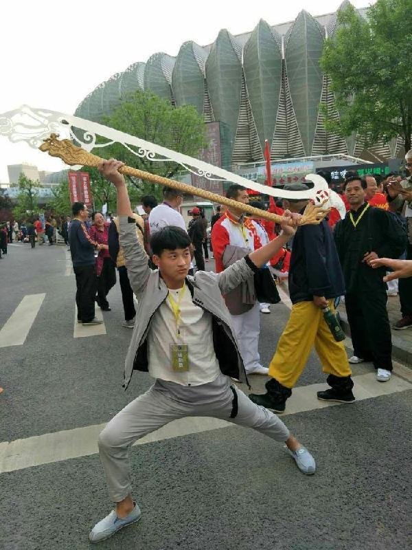 我师父的龙头大铡刀,第一次见到这么霸气的刀真开心?