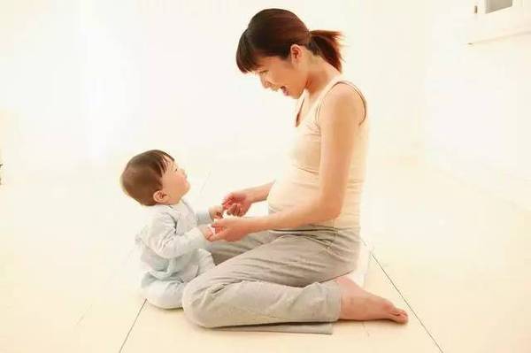 婴儿怎么趴比较容易放屁 a9csbd6924536412619.jpeg