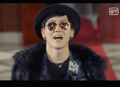 看了刘梓晨的新戏,羞耻台词 八国混血演技,每一帧都像