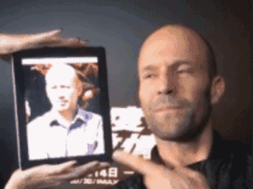 世界上最帅的光头,这个50岁的男人,丝毫不显老