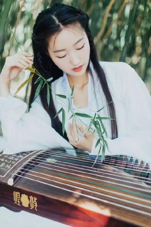 弦间行者-马琳古筝音乐会奏响西音艺术中心音乐厅
