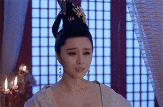 同理范冰冰,她在《武媚娘传奇》中的演技应该是历史最差了吧,哭起来时