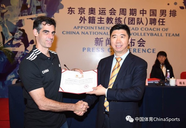 中国男排首位外籍主教练亮相执教战绩类似足球米卢-体育频道-手机搜狐