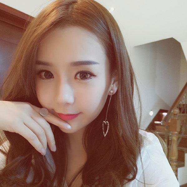 24岁美女会计求涨工资,老板却说要这样做才行!