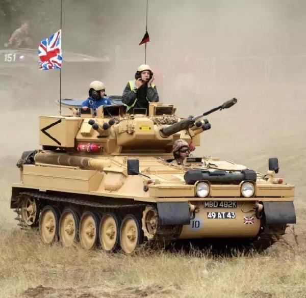 而对于英国军队,fv107"弯刀"步兵战车是其目前主要的步兵战斗车辆,该