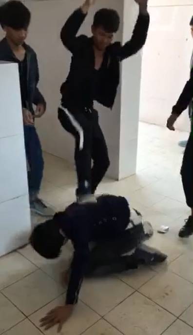 隔壁十方中学学生打人,你怎么看?