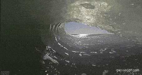 各种超爽的海上冲浪gif动态图片