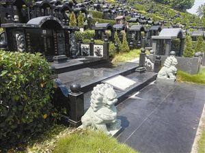 而目前深圳的经营性公墓中,过半墓穴都已使用.