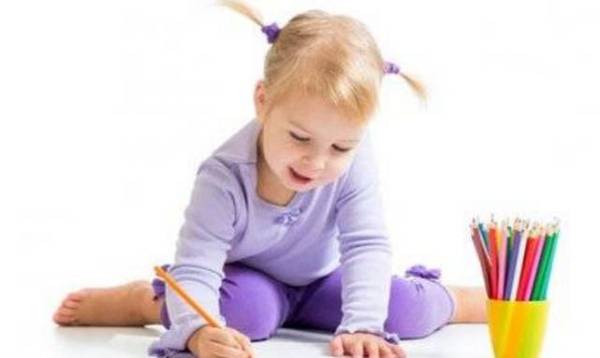 八个月宝宝的正确坐姿 a5o7go9489031479284.jpeg