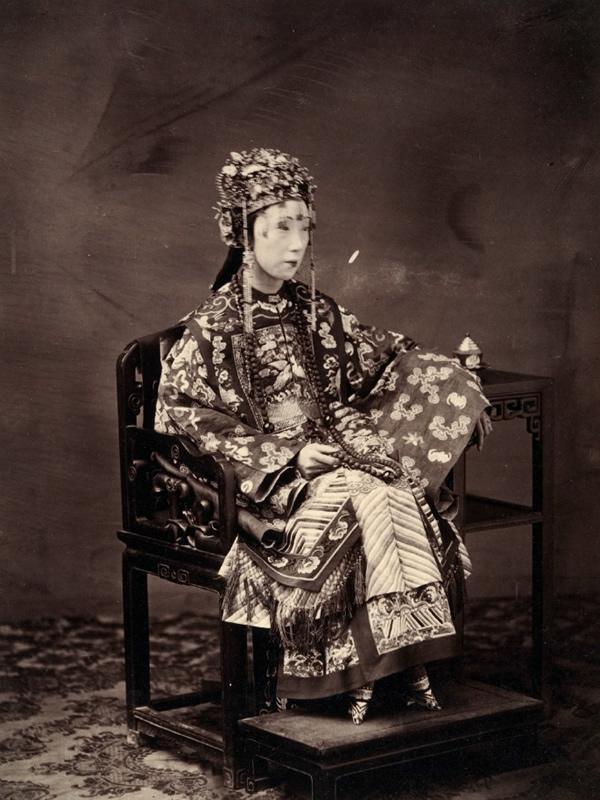 电脑上wap网:1869年清朝影像:高官命妇,赌徒,做买卖的儿童-历史频道