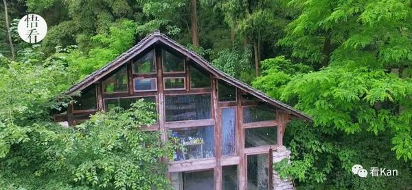 在贵阳市乌当区小岩村,一个濒临废弃的村庄里,有一座独特的寺庙.