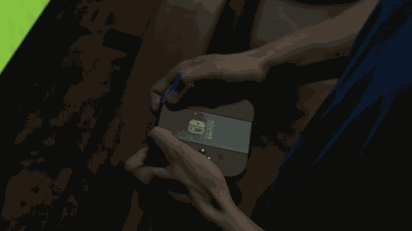 榜首 风头压过美国大选 醒目的logo标记和joy-con 手柄组装时的咔嗒