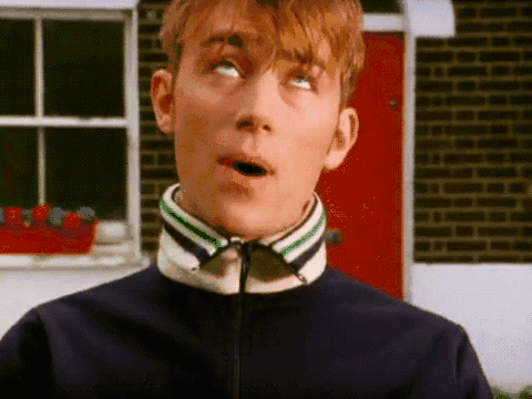 在bbc radio1的采访里,damon albarn戏称自己也到了中年危机,但打算穿