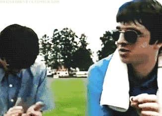 从上世纪90年代开始,britpop的粉丝们就一直有blur和oasis的纷争.