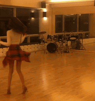 美女的舞跳的真好