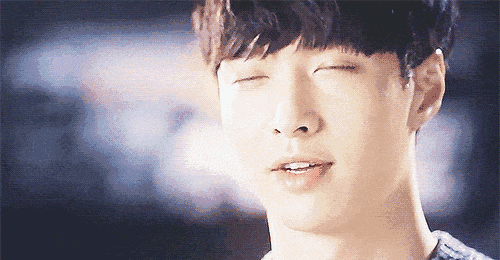 为什么在韩国出道的小鲜肉们,回国后都走装萌卖傻的人设?