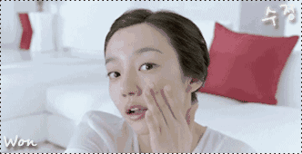 一般情况下用清水洗脸即可 护肤其实是和自己的皮肤在沟通 需要什么不