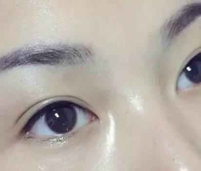 美瞳线只能刚刚好,粗显老,长太挑!