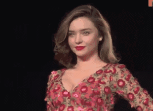 米兰达可儿穿平价衣也惹火?台步退步n个level太伤